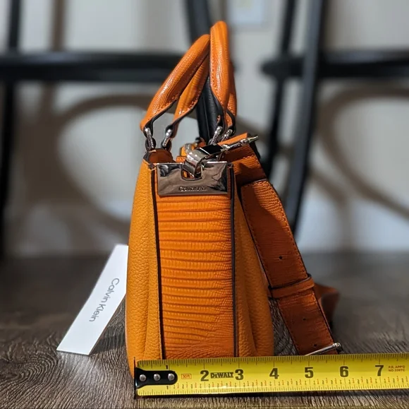 Calvin Klein Rita Crossbody - Flame Orange, NWT 🚨 DISCONTINUED!🚨 - Picture 9 of 13